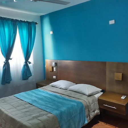 Figaro Hotel Samana Bagian luar foto