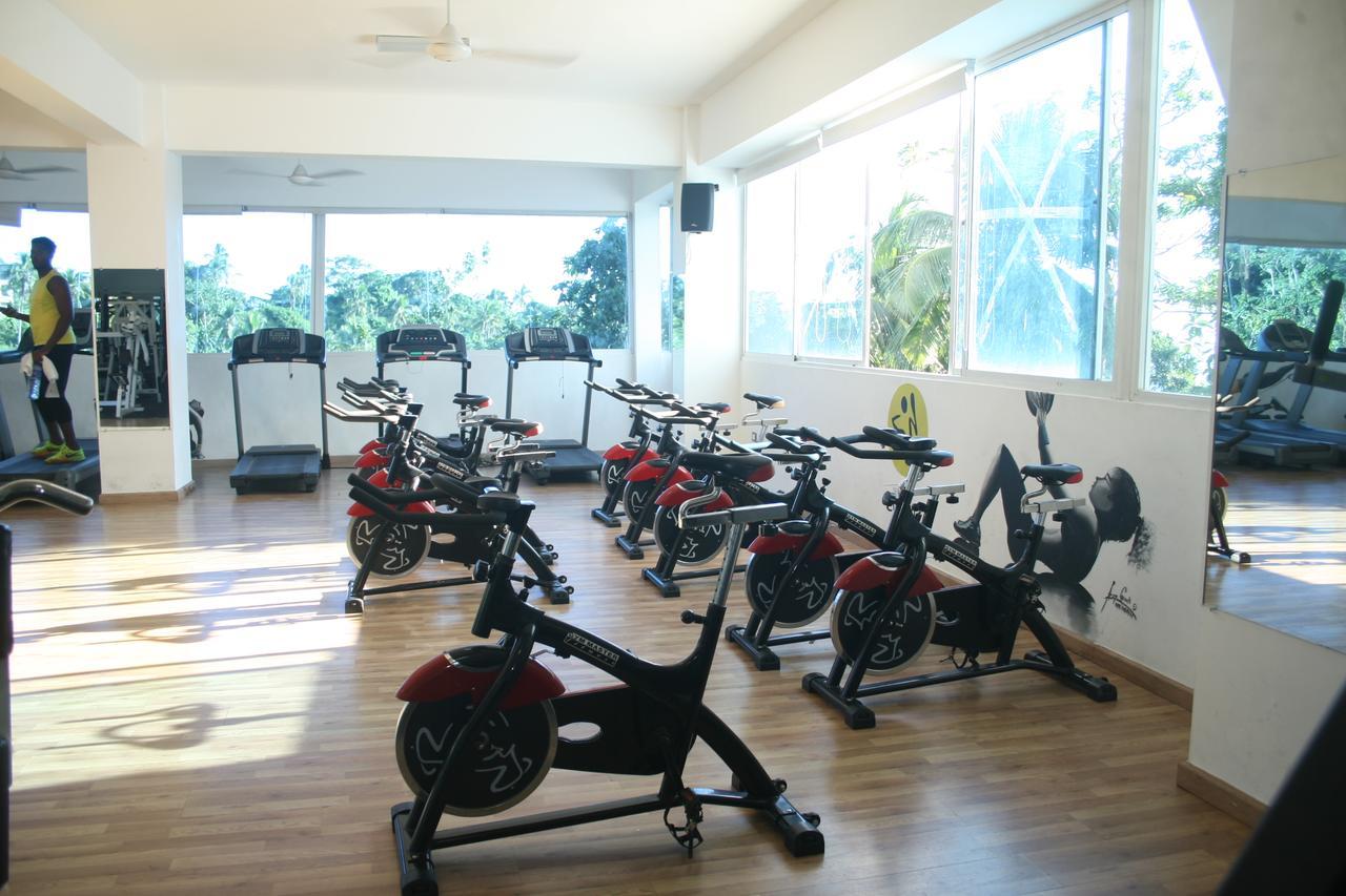 Figaro Hotel Samana Bagian luar foto