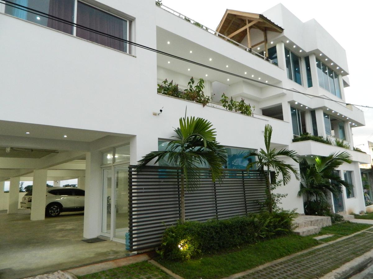 Figaro Hotel Samana Bagian luar foto