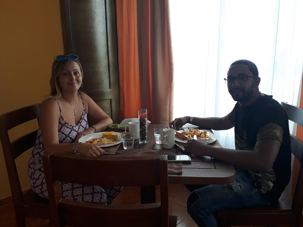 Figaro Hotel Samana Bagian luar foto